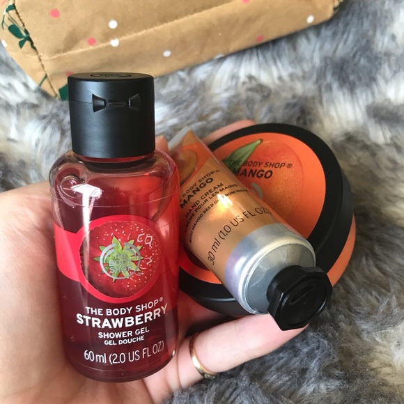 The Body Shop Mango & Strawberry Gift Set - Picture 5 of 6